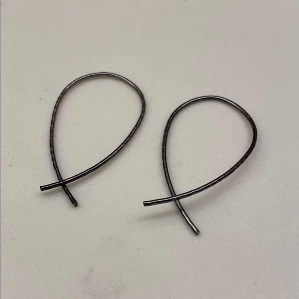 Space gray medium threader earrings